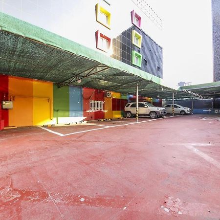 9 To 9 Motel Gimhae Zewnętrze zdjęcie